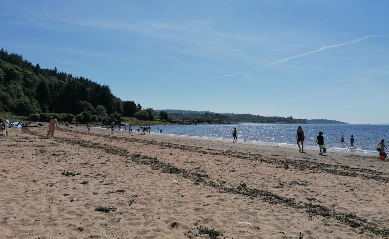 Lunderston Bay Beach'in fotoğrafı parlak kum yüzey ile