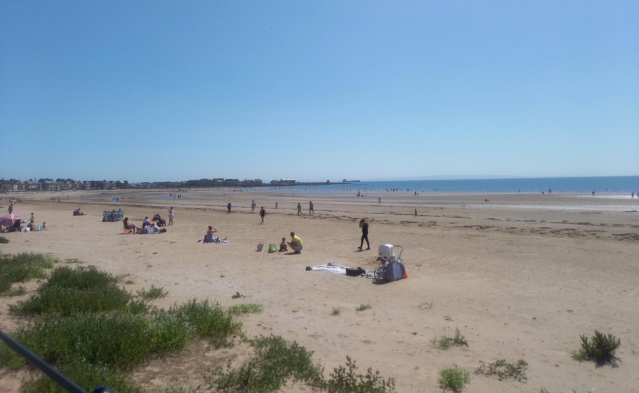 Ardrossan South Beach'in fotoğrafı açık bej kum yüzey ile