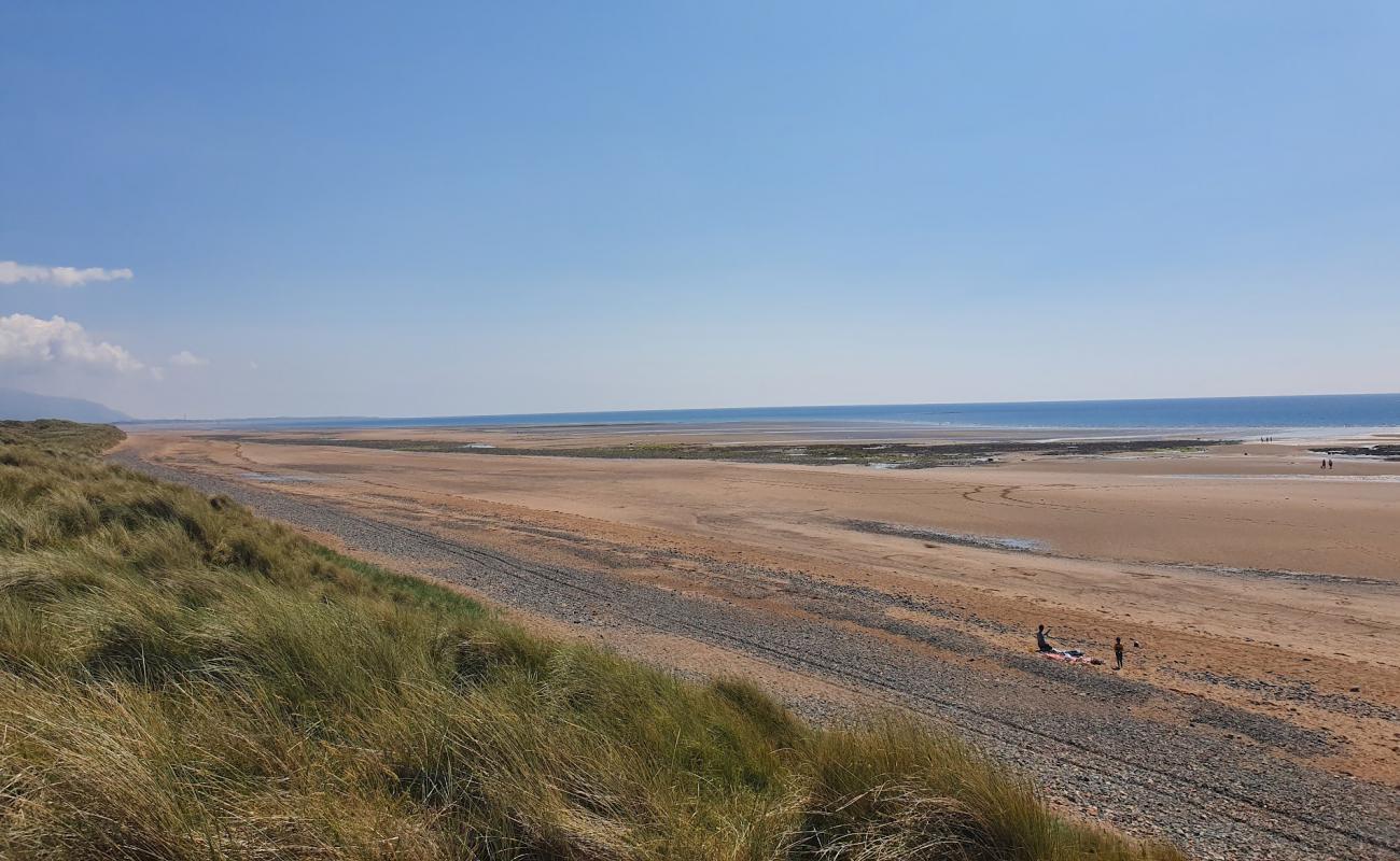 Drigg Sand Dunes & Beach'in fotoğrafı çakıl ile kum yüzey ile