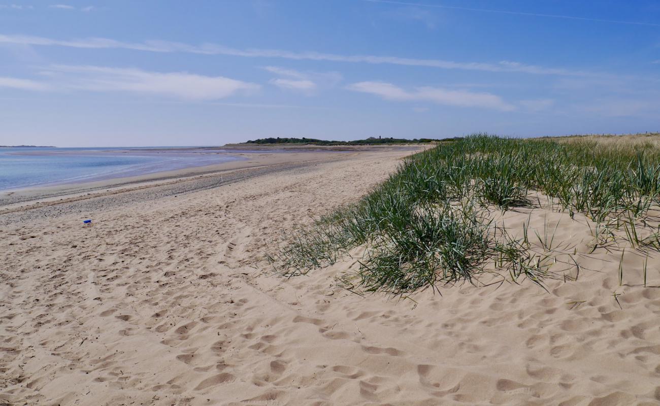 Millom Beach'in fotoğrafı parlak kum yüzey ile