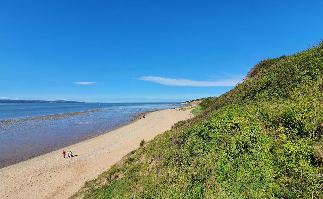 Thurstaston Beach'in fotoğrafı açık bej kum yüzey ile