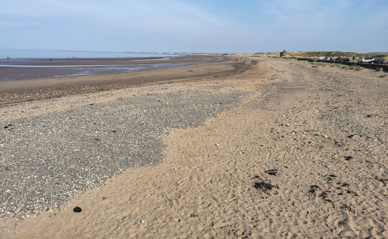 Prestwick Plajı'in fotoğrafı çakıl ile kum yüzey ile