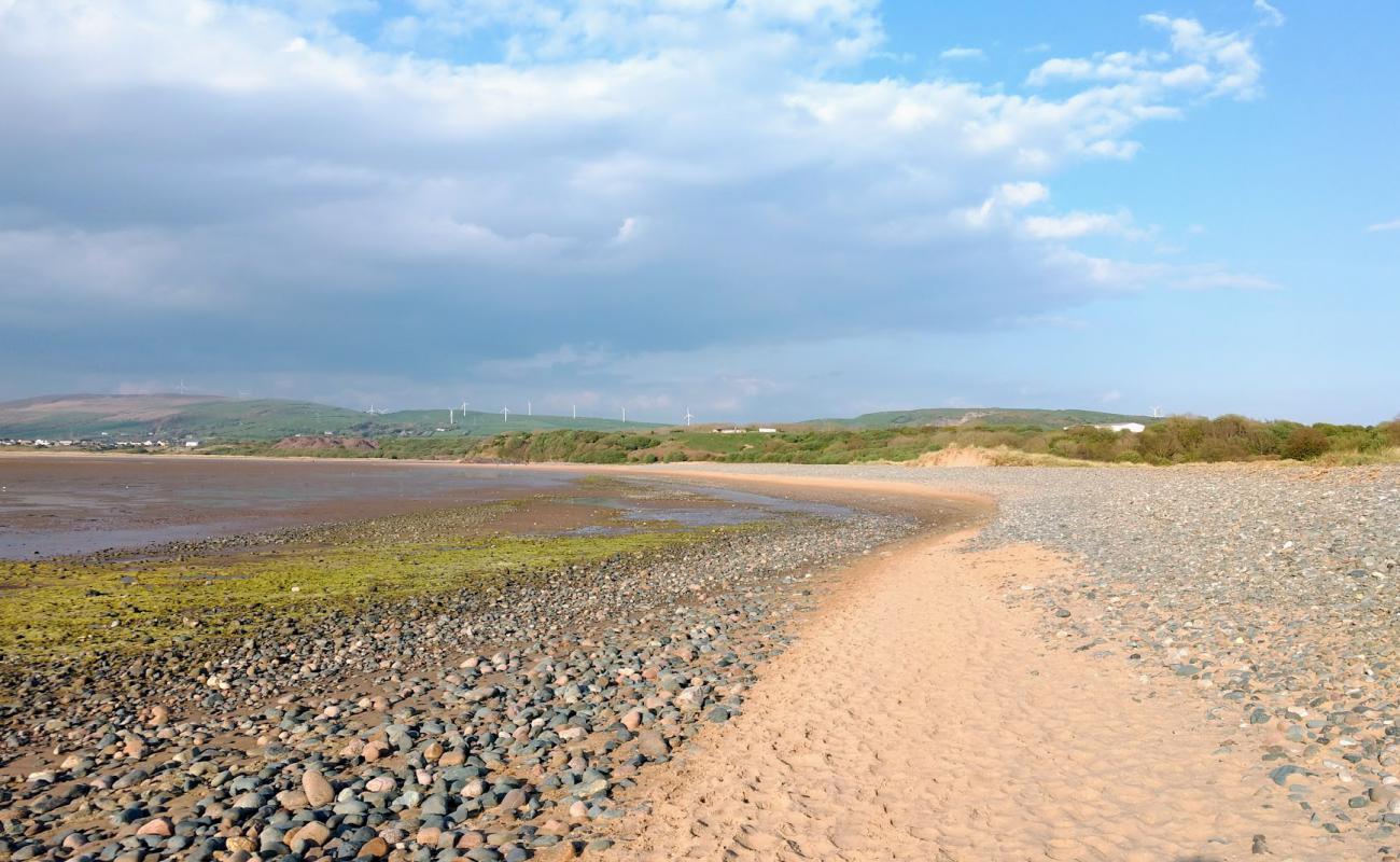 Roanhead Plajı'in fotoğrafı gri kum ve çakıl yüzey ile