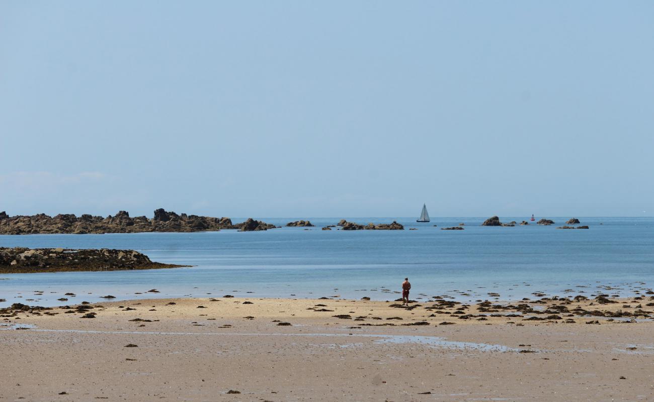 Green Island Beach'in fotoğrafı parlak kum yüzey ile