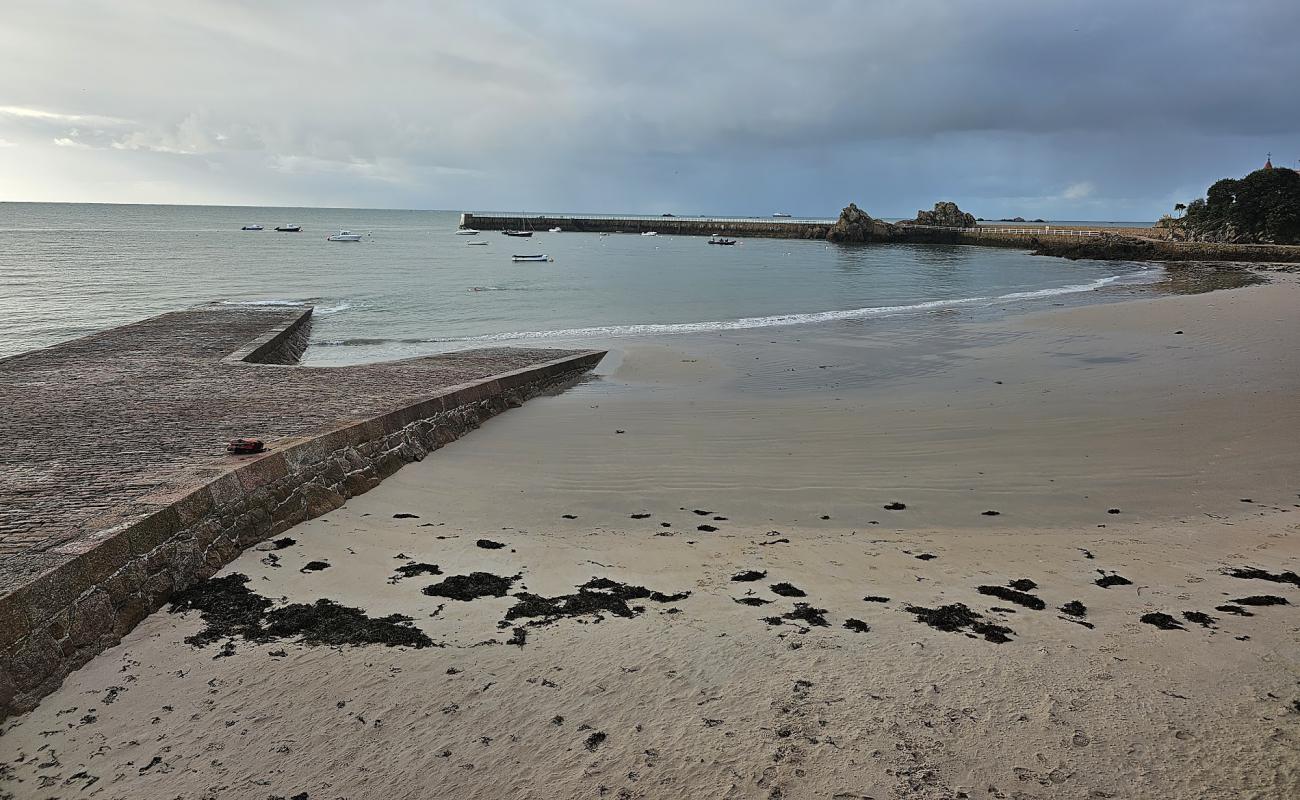 La Rocque Harbour Beach'in fotoğrafı parlak kum yüzey ile