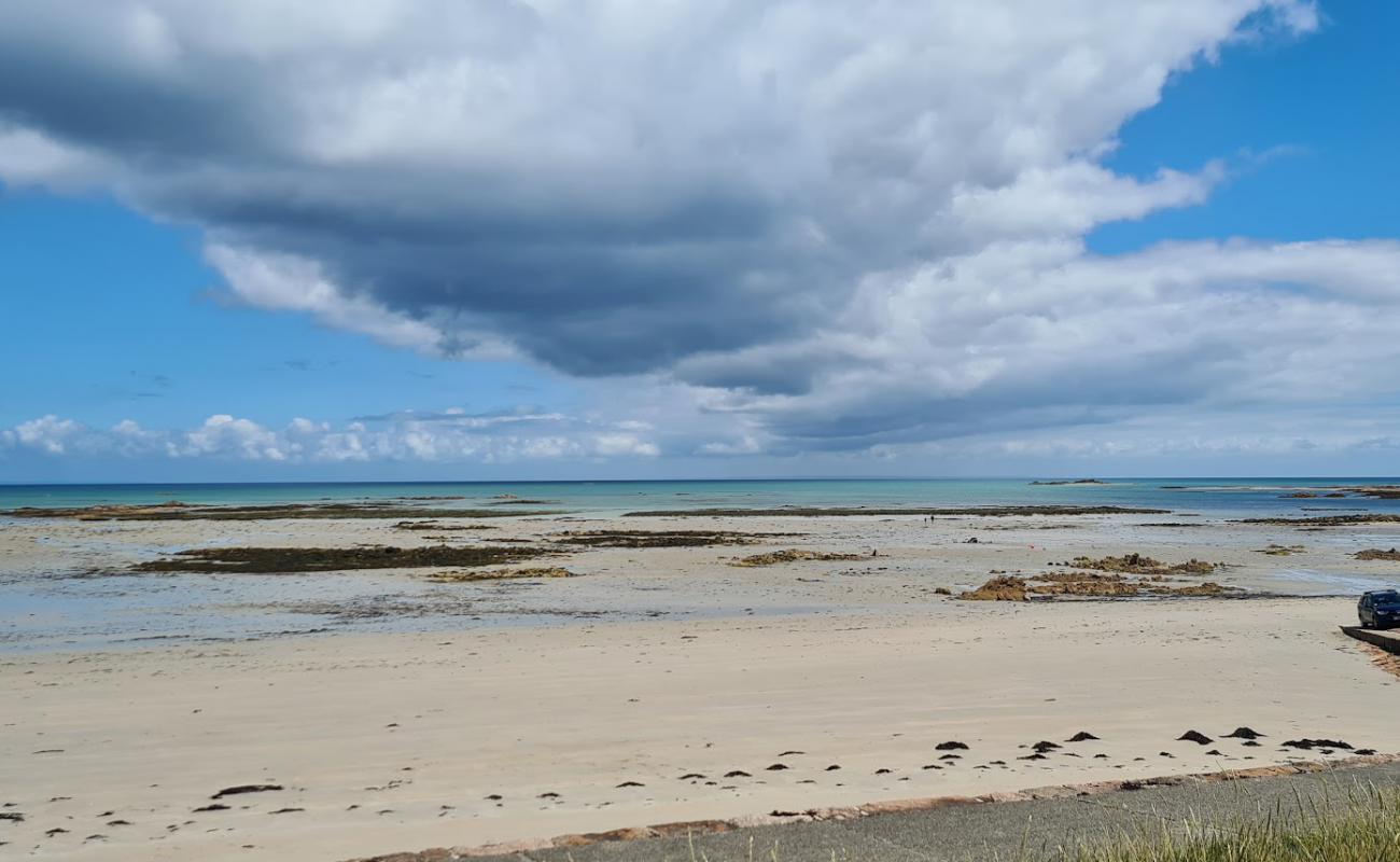 Keppel Beach'in fotoğrafı gri kum ve çakıl yüzey ile