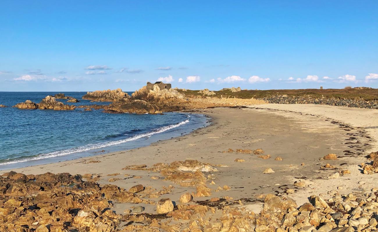Loophole Tower No.9 - Jaonneuse Bay'in fotoğrafı açık bej kum yüzey ile