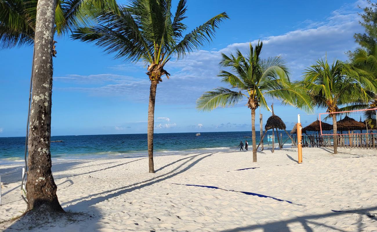 Matemwe Beach'in fotoğrafı beyaz ince kum yüzey ile