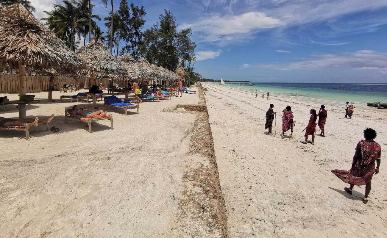 Uroa Public Beach'in fotoğrafı beyaz kum yüzey ile