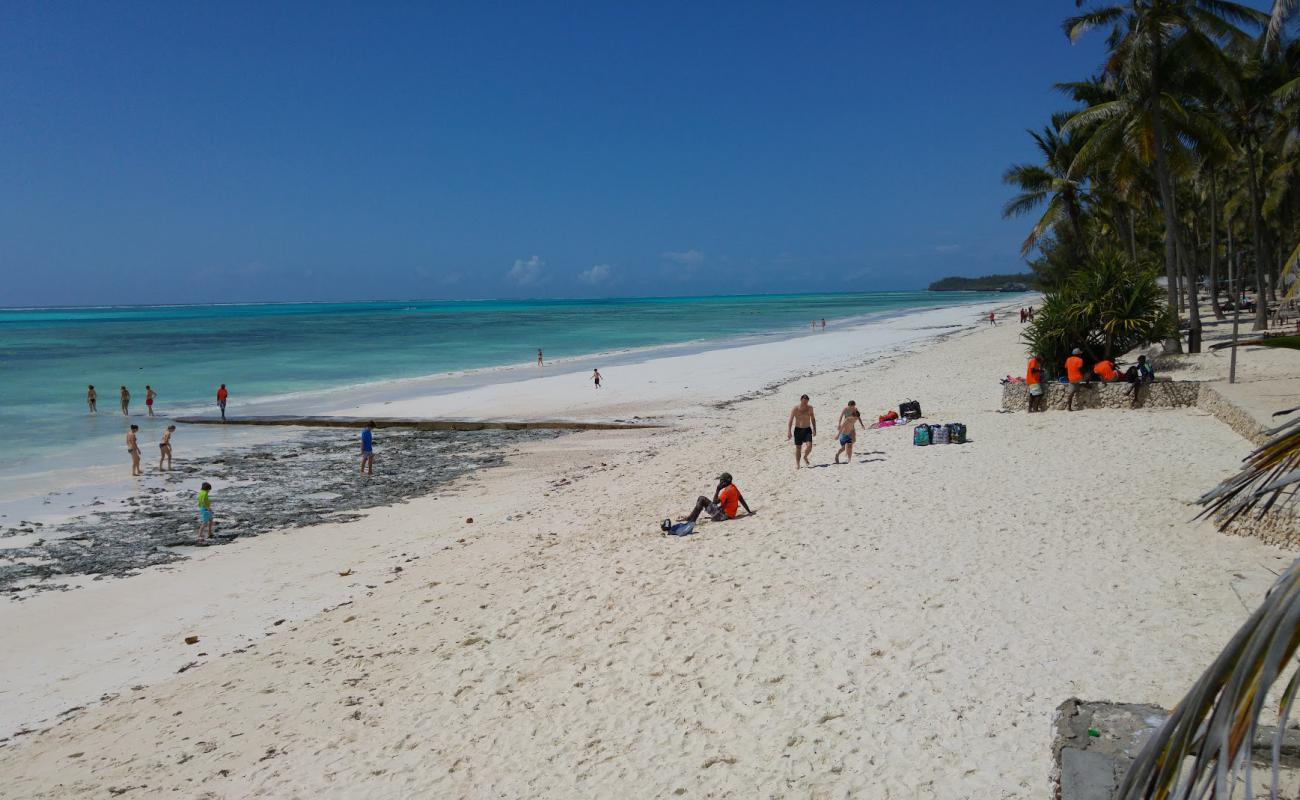 Pingwe Beach'in fotoğrafı beyaz ince kum yüzey ile