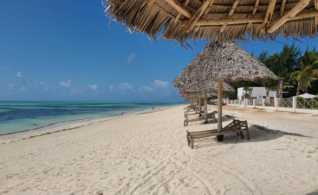 Makunduchi Beach'in fotoğrafı beyaz kum yüzey ile