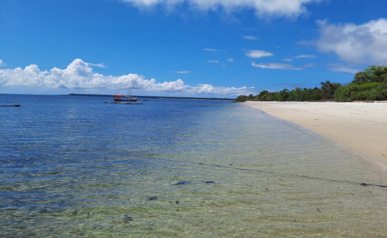 Vumawimbi Beach'in fotoğrafı parlak kum yüzey ile