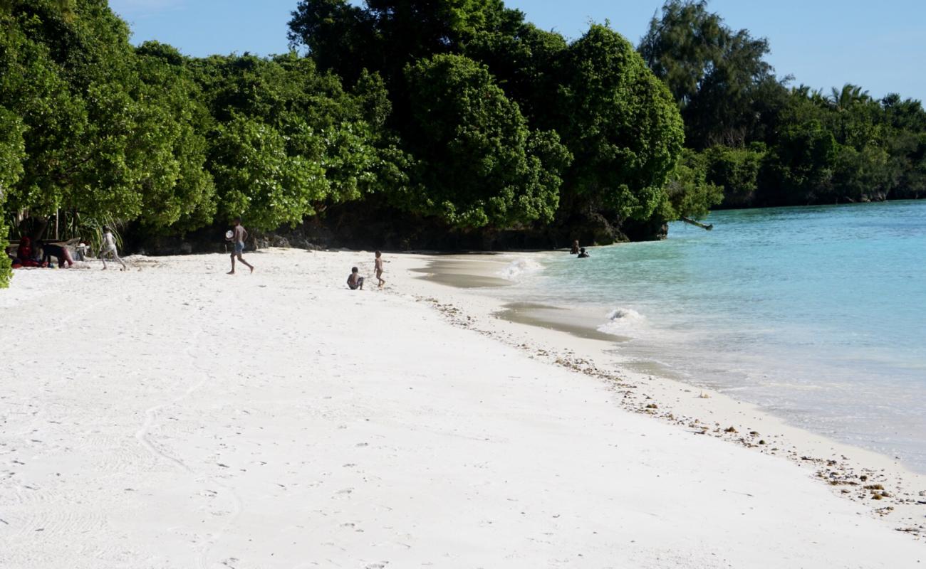 Pemba Island Beach'in fotoğrafı beyaz ince kum yüzey ile