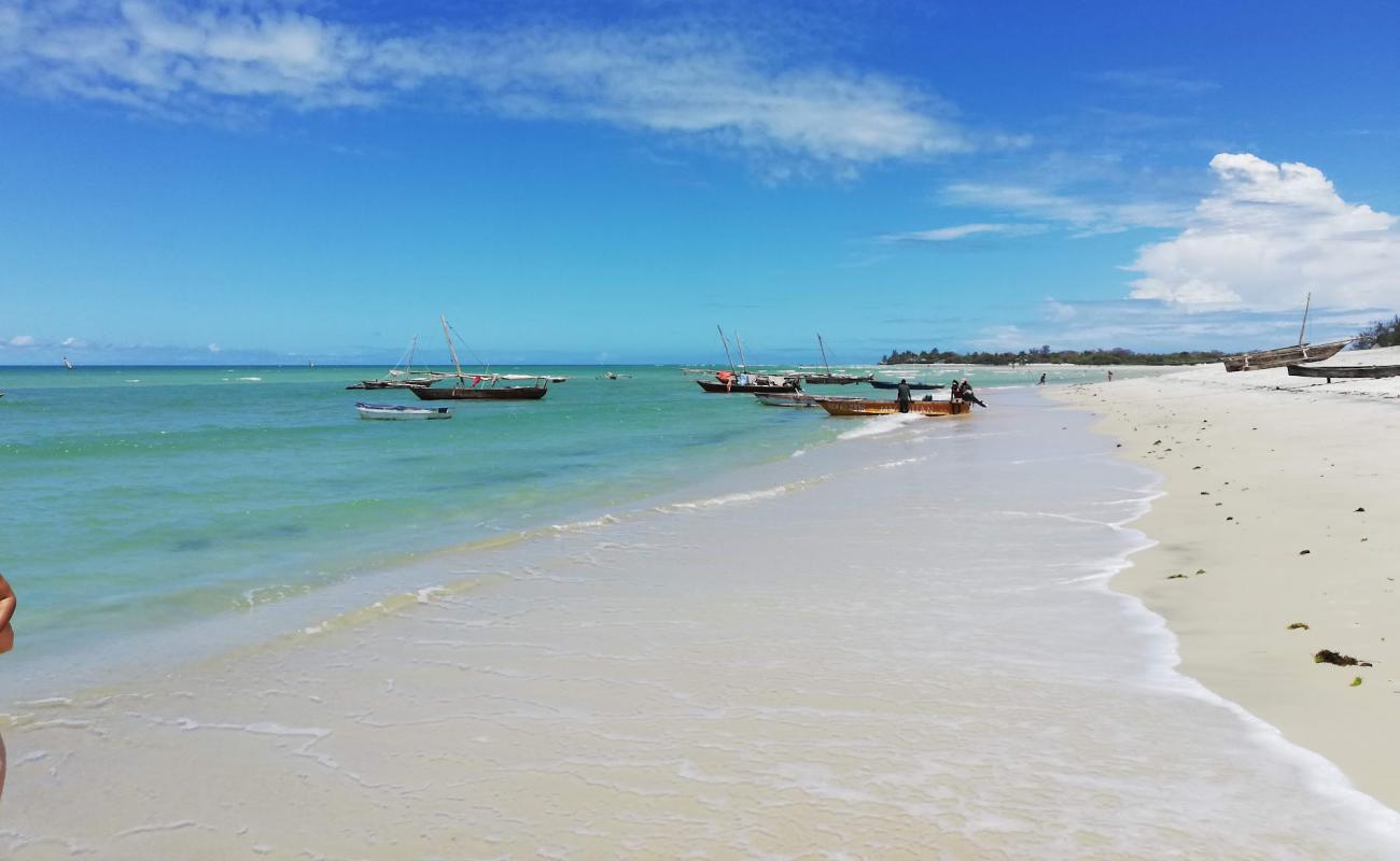 Mahaba Beach'in fotoğrafı parlak kum yüzey ile