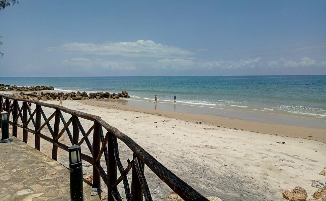 Rungwe Beach'in fotoğrafı parlak kum yüzey ile