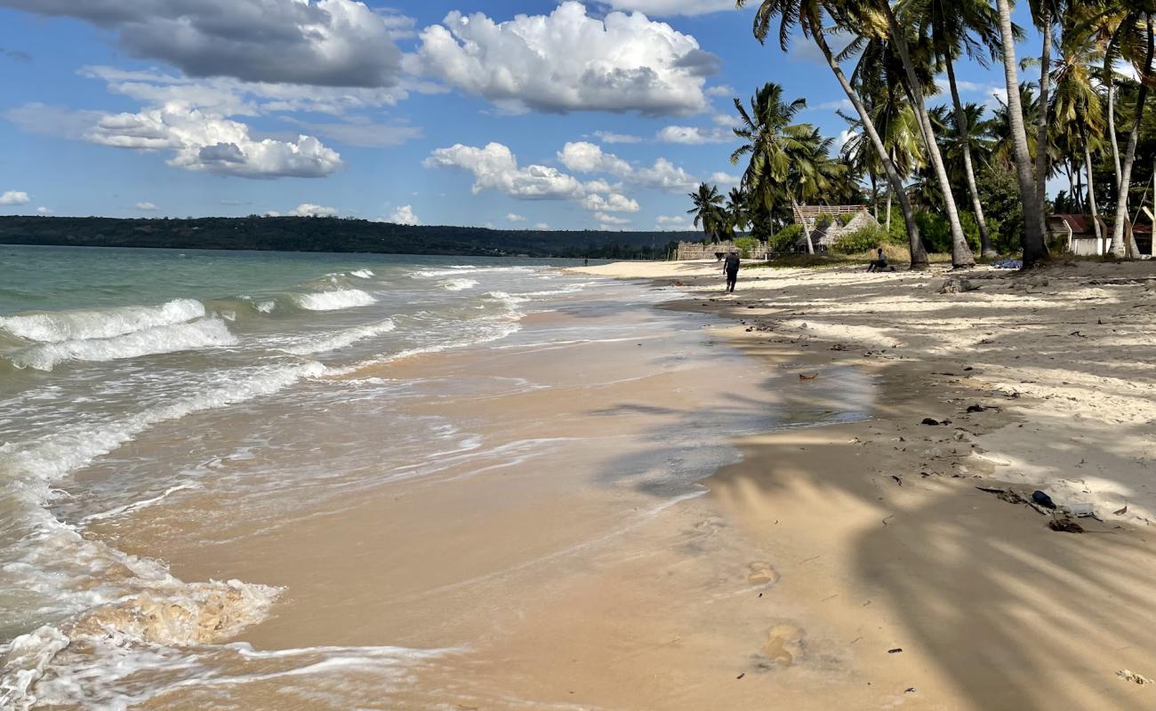 Ngande Coco Beach'in fotoğrafı parlak kum yüzey ile