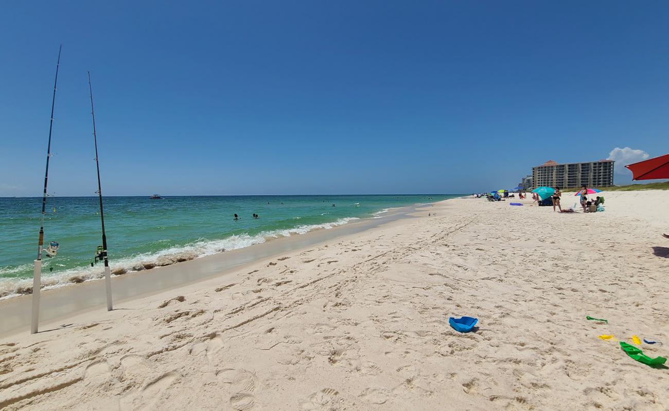 Johnson's Beach'in fotoğrafı beyaz ince kum yüzey ile