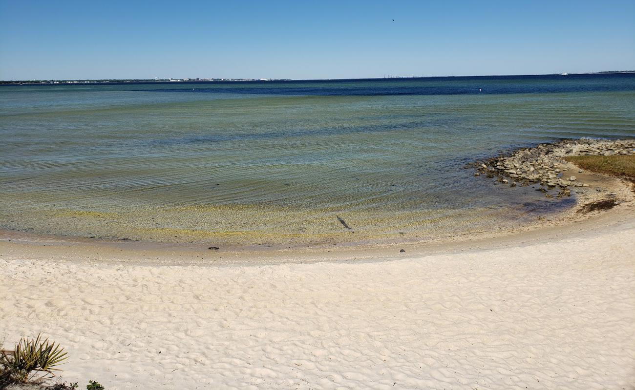 Pensacola Naval Complex Beach'in fotoğrafı parlak kum yüzey ile