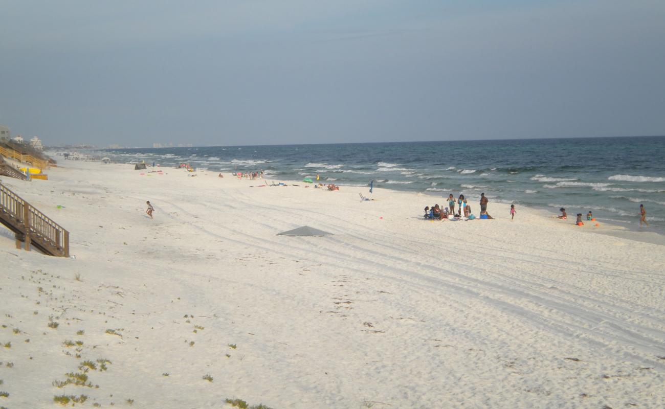 Seagrove Beach'in fotoğrafı beyaz ince kum yüzey ile