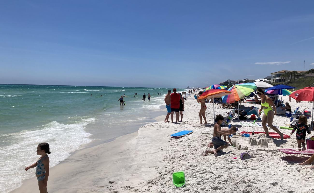 Gulf Lakes Beach'in fotoğrafı beyaz ince kum yüzey ile