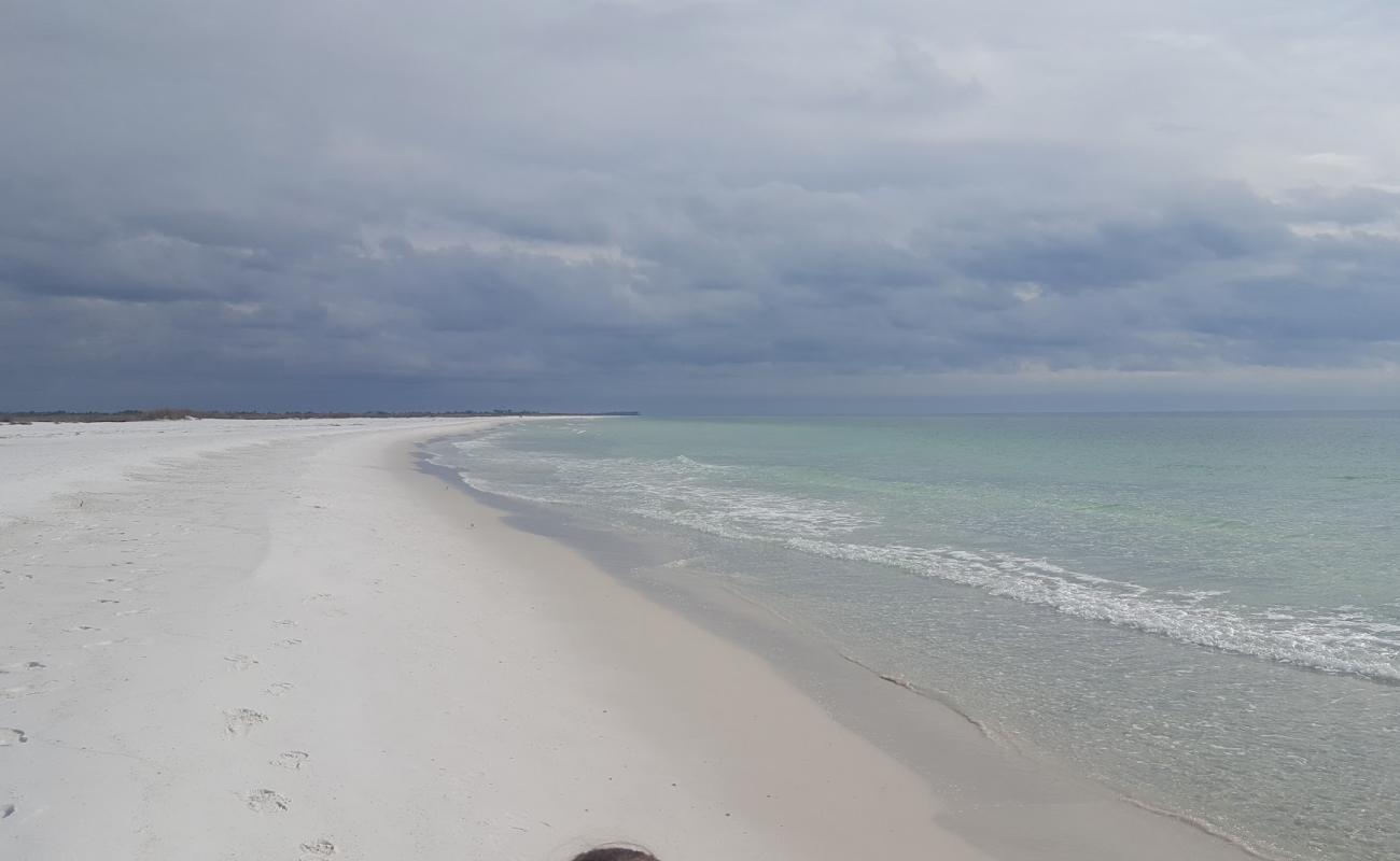Tyndall Beach'in fotoğrafı i̇nce beyaz kum yüzey ile