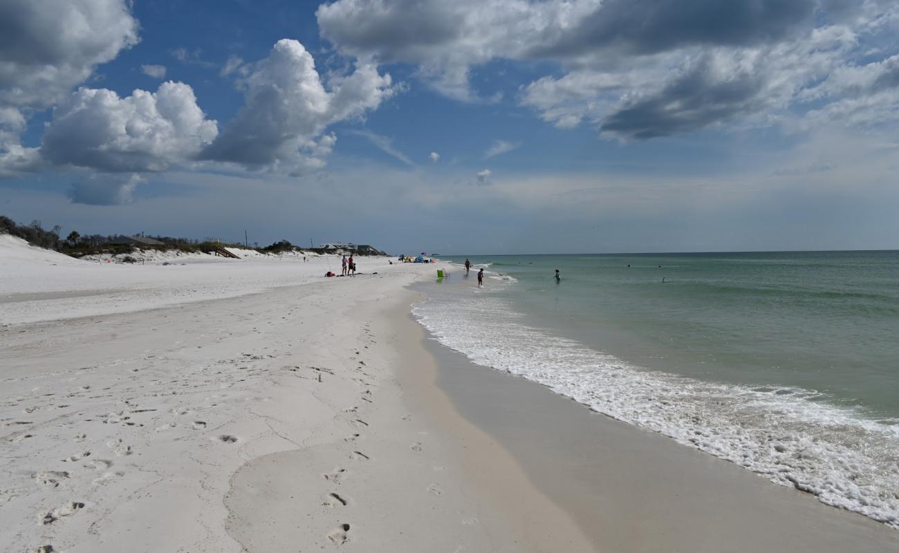 Eagle Harbor Beach'in fotoğrafı beyaz ince kum yüzey ile