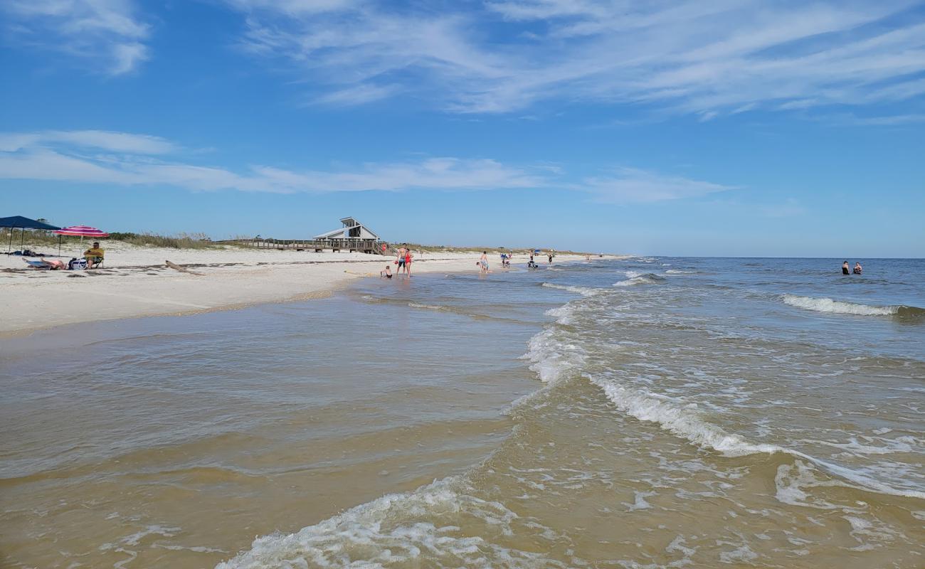 St. George Island Beach'in fotoğrafı beyaz kum yüzey ile