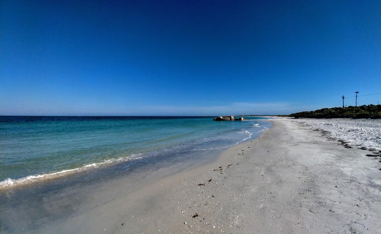 Battery Bigelow beach'in fotoğrafı bej kum ve çakıl yüzey ile