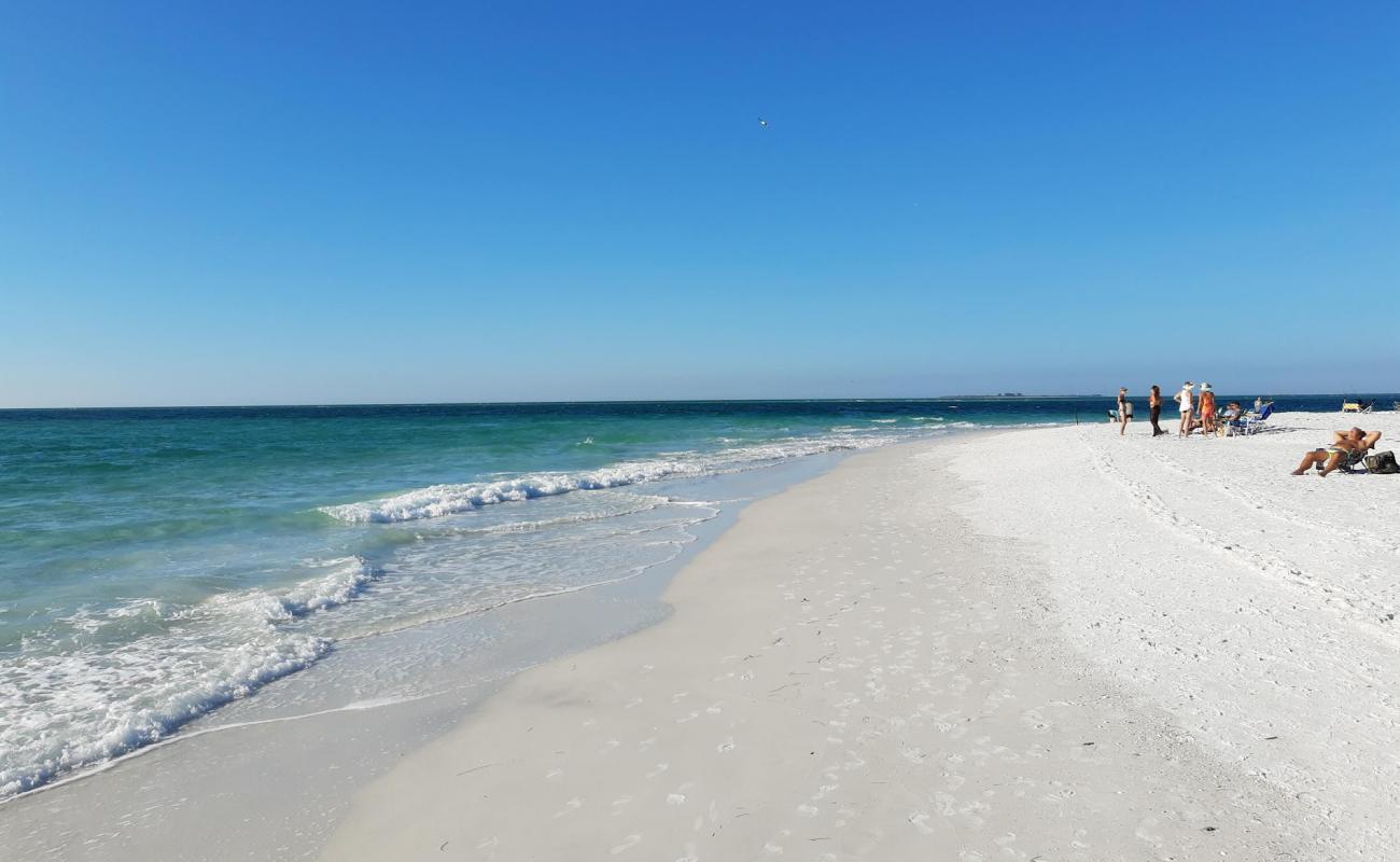 Bean Point beach'in fotoğrafı beyaz kum yüzey ile