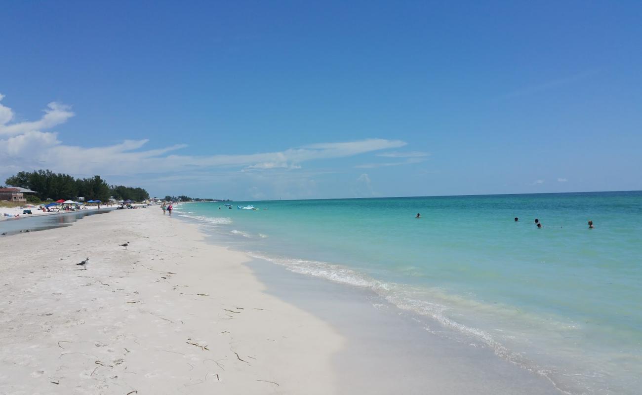 Anna maria beach'in fotoğrafı beyaz kum yüzey ile