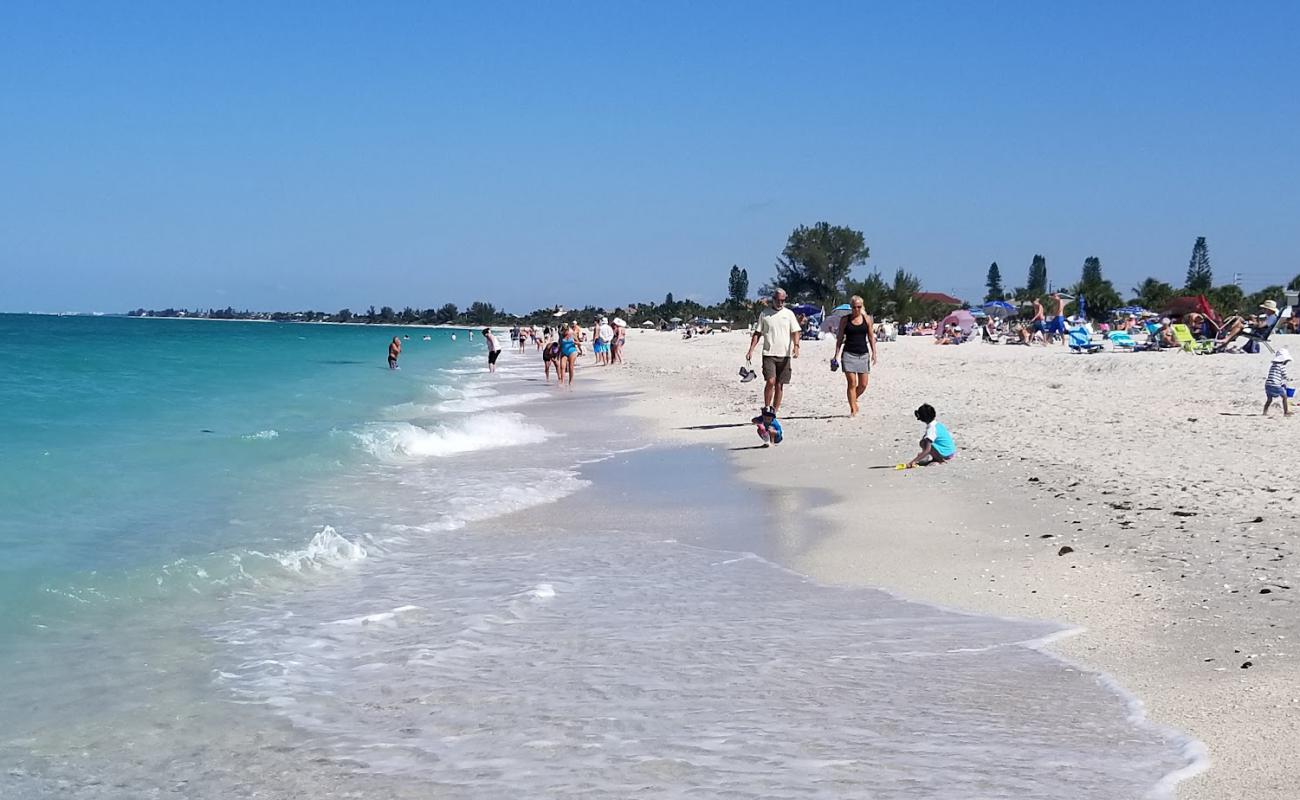 Nokomis beach'in fotoğrafı açık bej kum yüzey ile