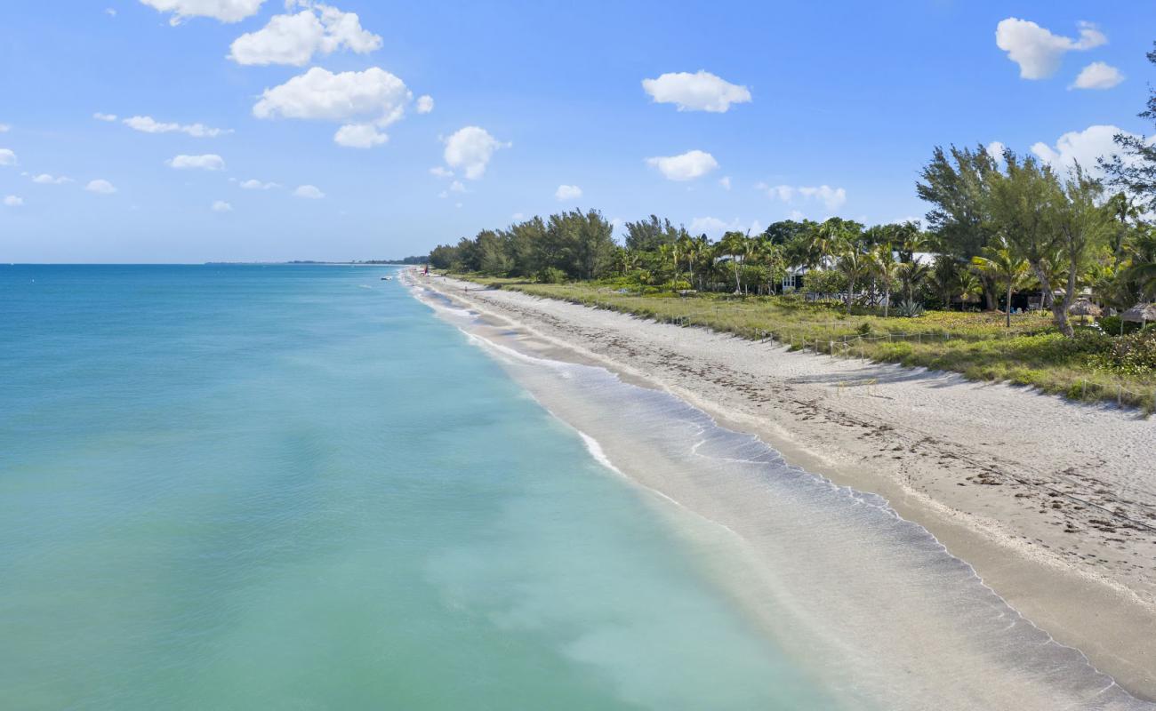 Captiva beach'in fotoğrafı açık bej kum yüzey ile