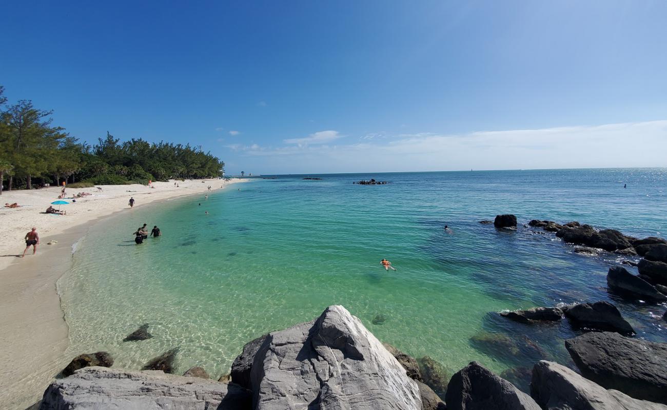 Zachary Taylor beach'in fotoğrafı gri kum ve çakıl yüzey ile