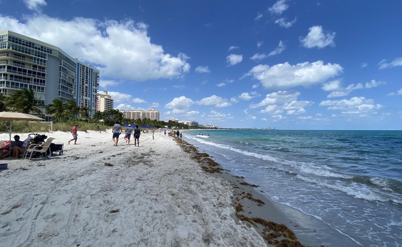 Key Biscayne beach'in fotoğrafı parlak kum yüzey ile