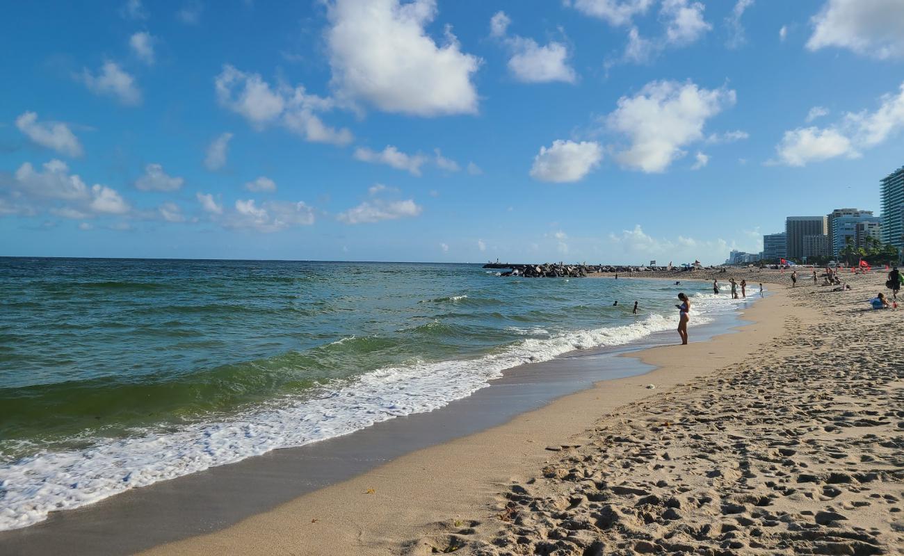 Haulover beach II'in fotoğrafı parlak kabuk kumu yüzey ile