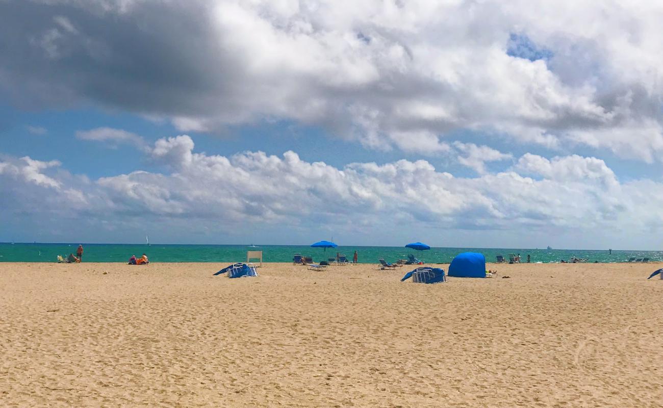Whiskey Creek beach'in fotoğrafı açık bej kum yüzey ile