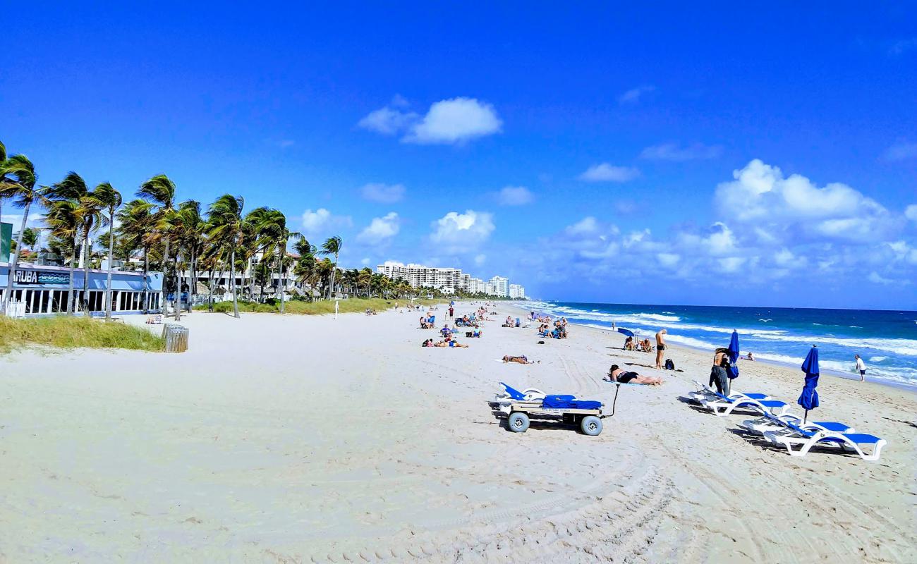 Fort Lauderdale beach'in fotoğrafı parlak kum yüzey ile