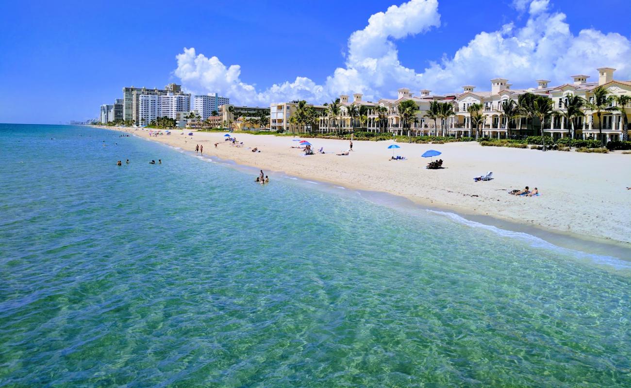 Anglin's Pier beach'in fotoğrafı parlak kum yüzey ile