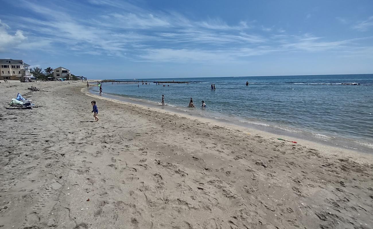 Bathtub beach'in fotoğrafı parlak kabuk kumu yüzey ile