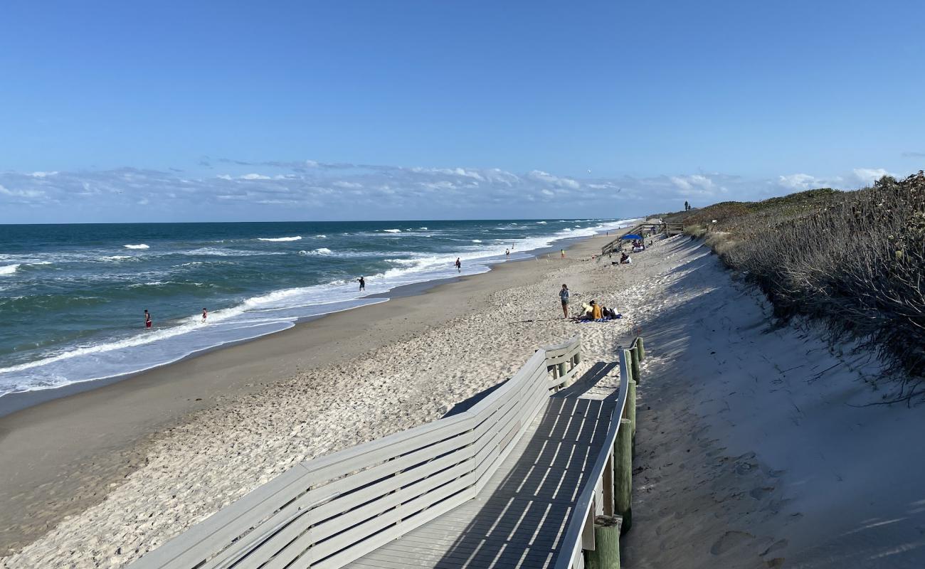 Coconat point beach'in fotoğrafı açık bej kum yüzey ile