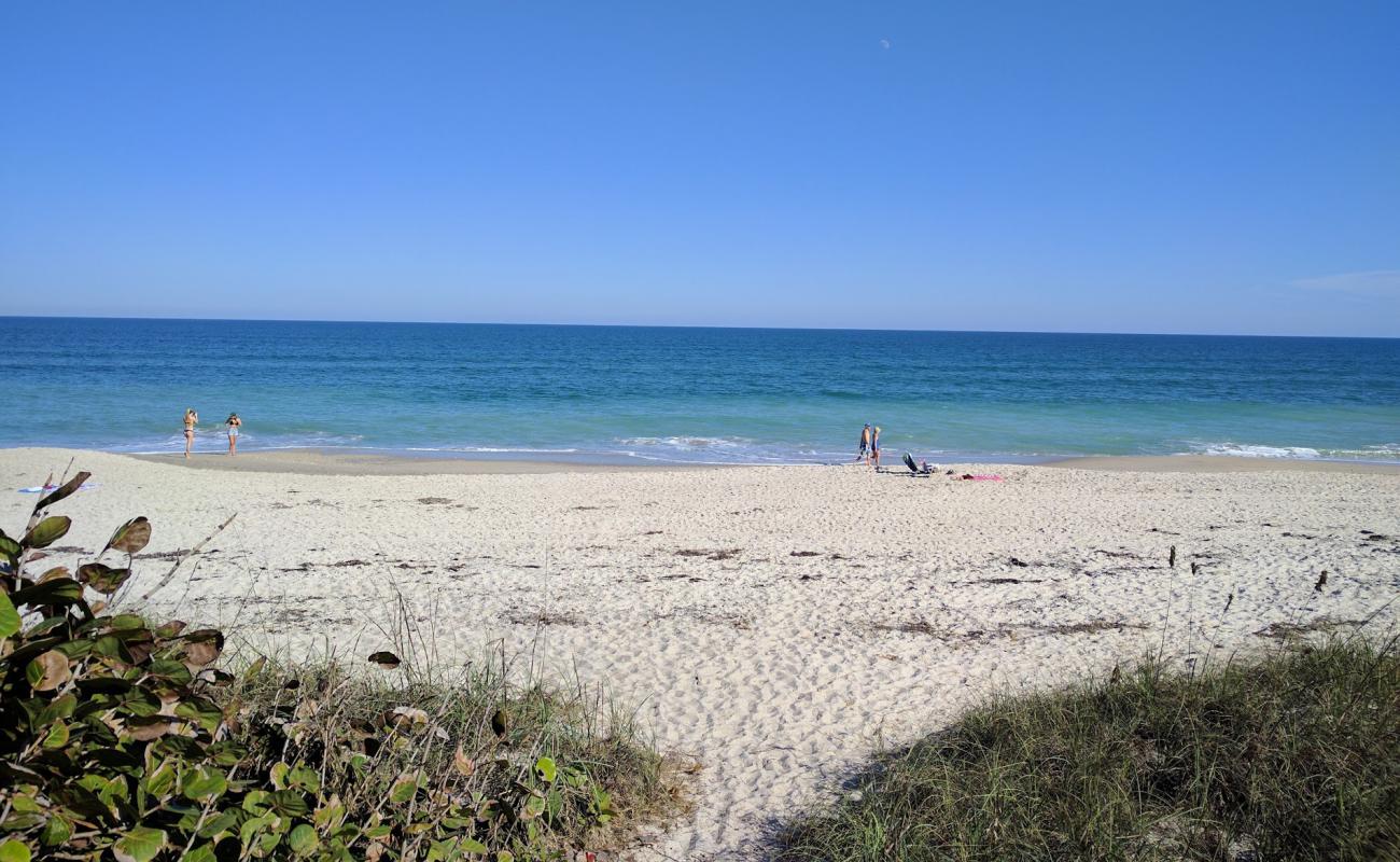 Paradise beach & Park'in fotoğrafı açık bej kum yüzey ile