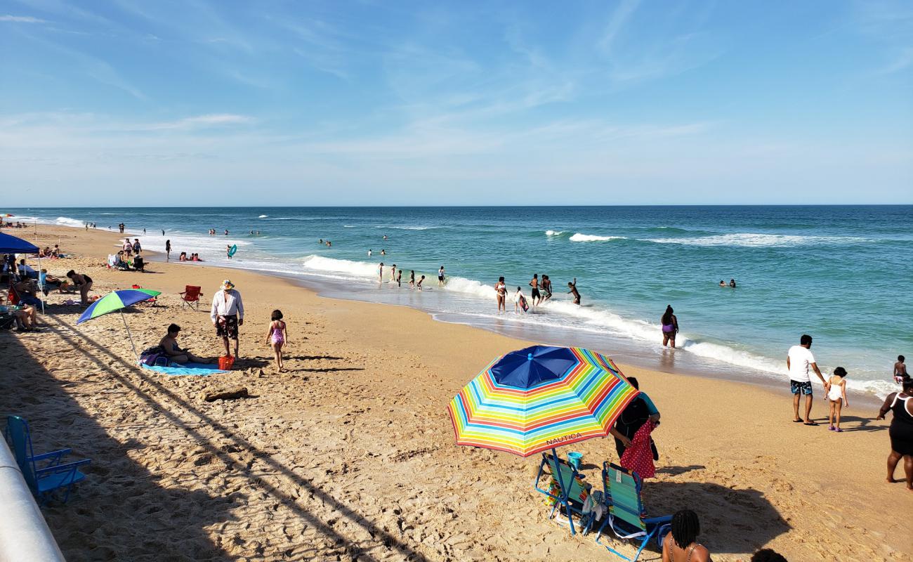 Mary M. Bethune beach Park'in fotoğrafı açık bej kum yüzey ile