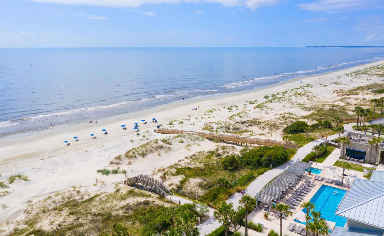 Jekyll Island beach'in fotoğrafı açık bej kum yüzey ile