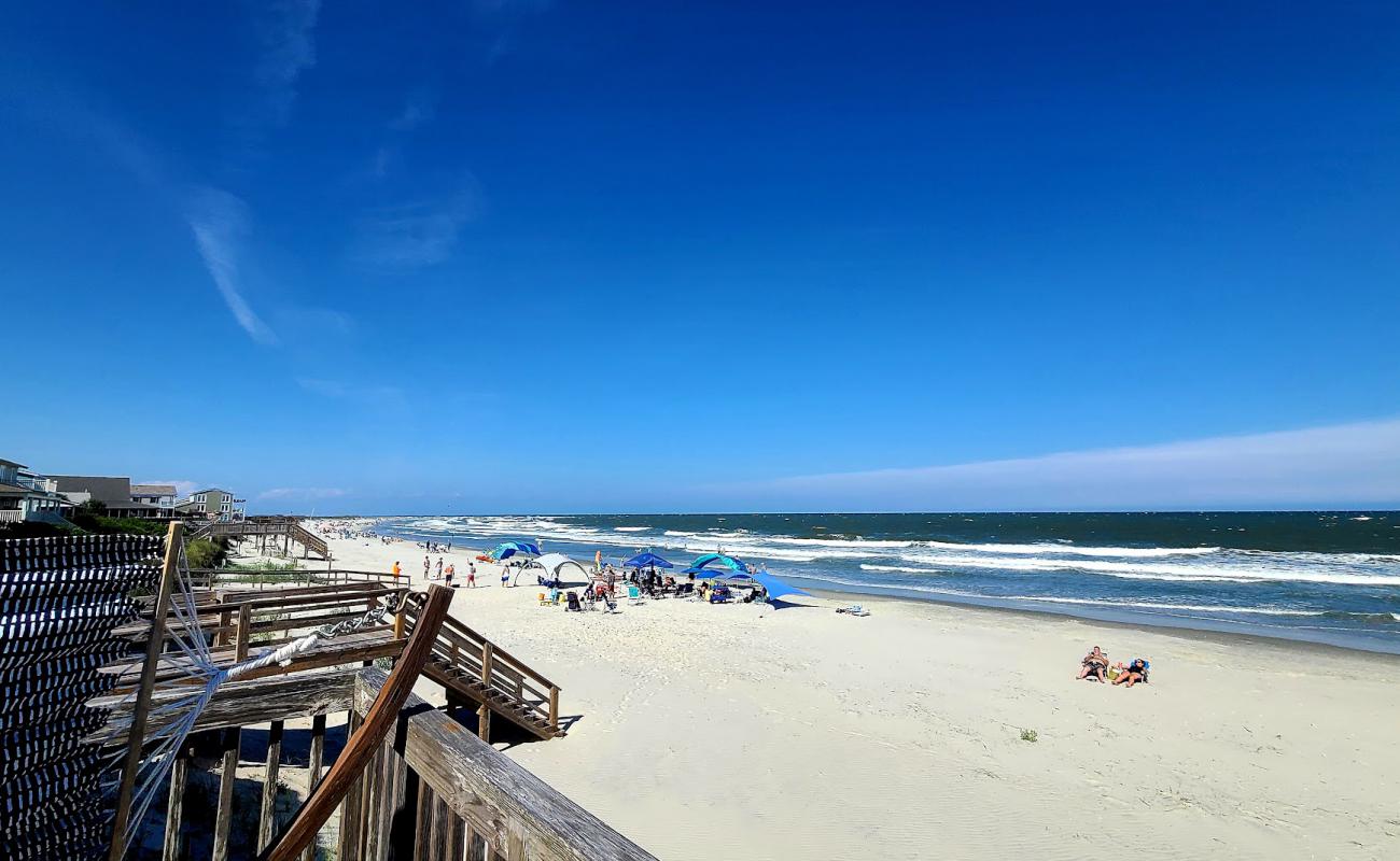 Pawley's Island beach II'in fotoğrafı parlak kum yüzey ile