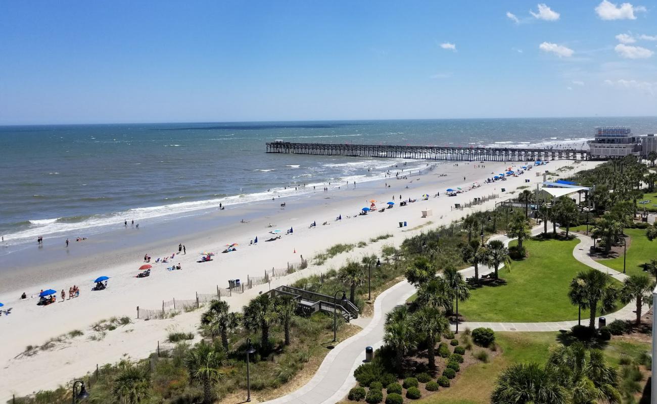 Myrtle beach'in fotoğrafı açık bej kum yüzey ile