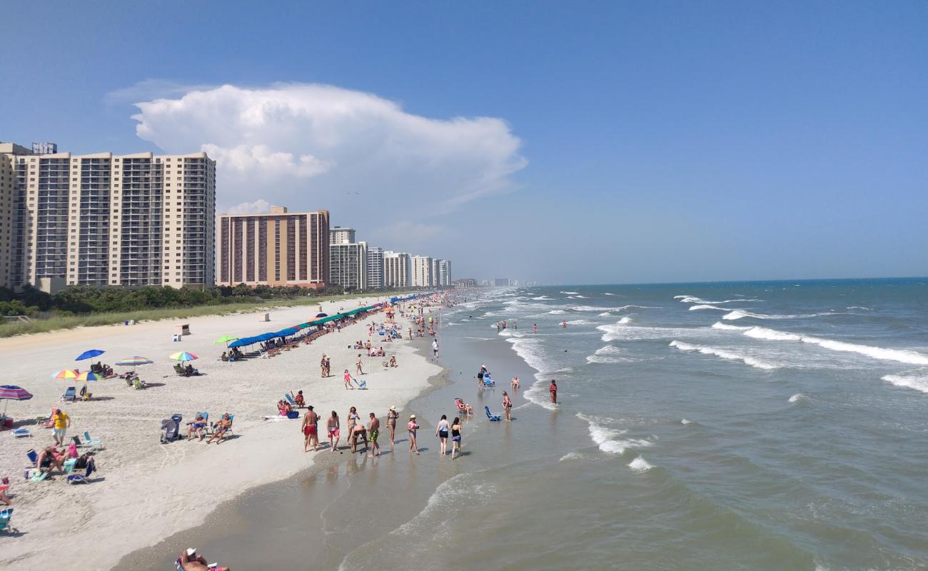 Myrtle beach Pier'in fotoğrafı parlak ince kum yüzey ile