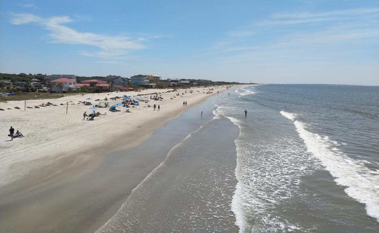 Oak Island Pier beach'in fotoğrafı parlak ince kum yüzey ile