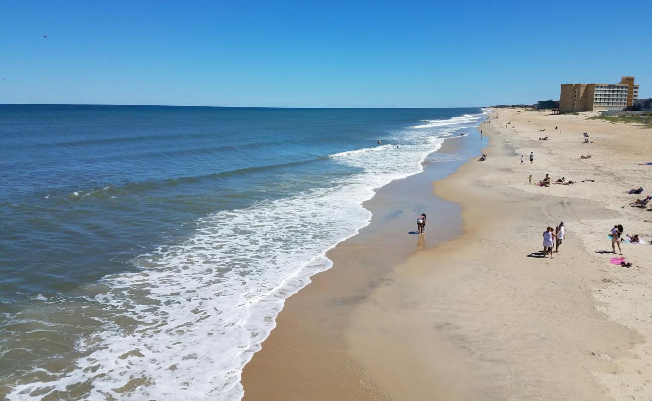 Jennette's Pier beach'in fotoğrafı parlak kum yüzey ile