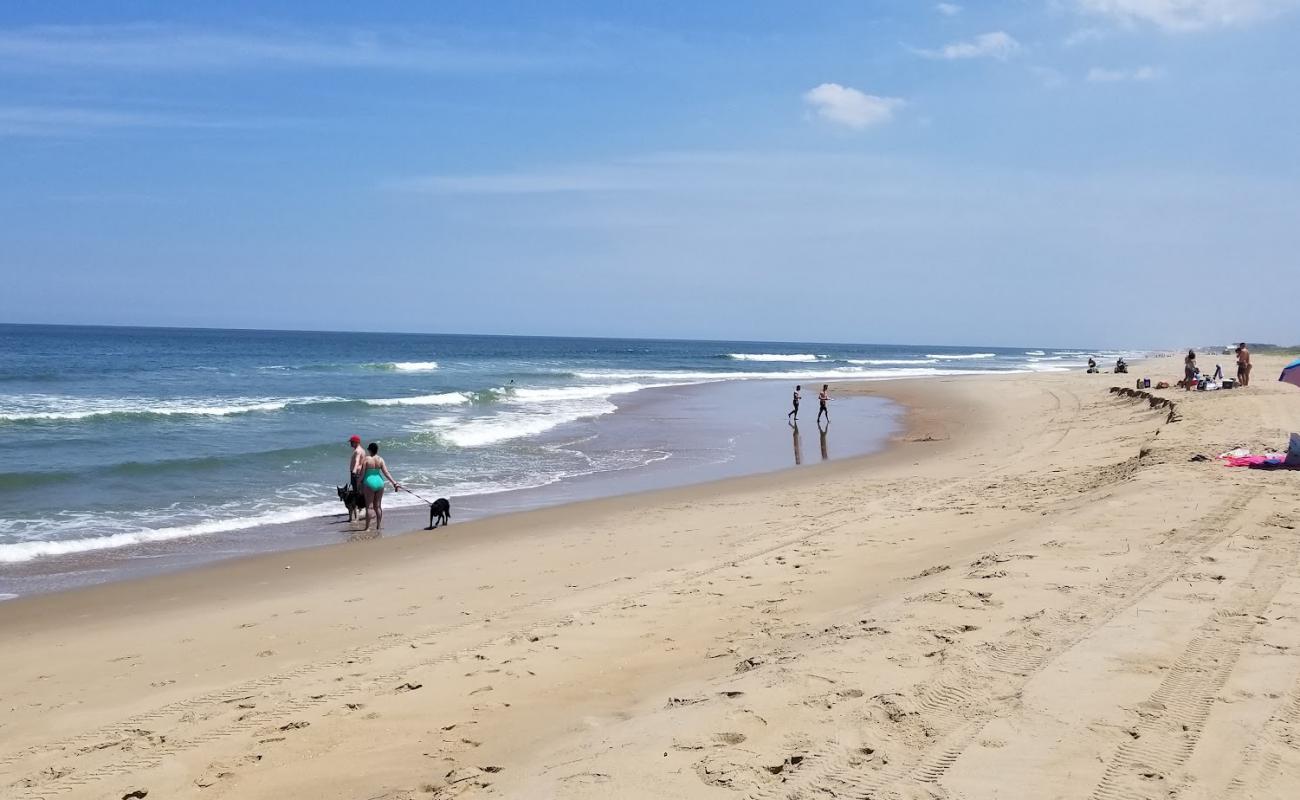 Croatan beach II'in fotoğrafı açık bej kum yüzey ile