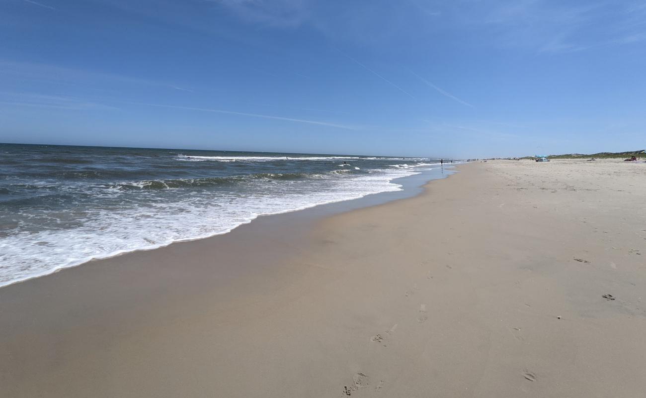 Assateague beach II'in fotoğrafı açık bej kum yüzey ile